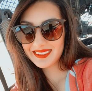 Meet your Posher, Daniela